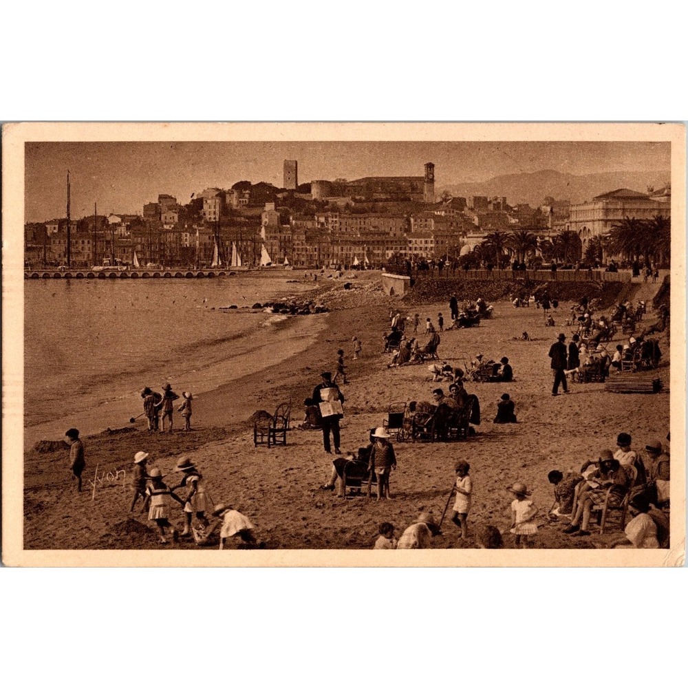 Vintage Cannes La Plage et le Mont Chevalier French Postcard‎ 3/3